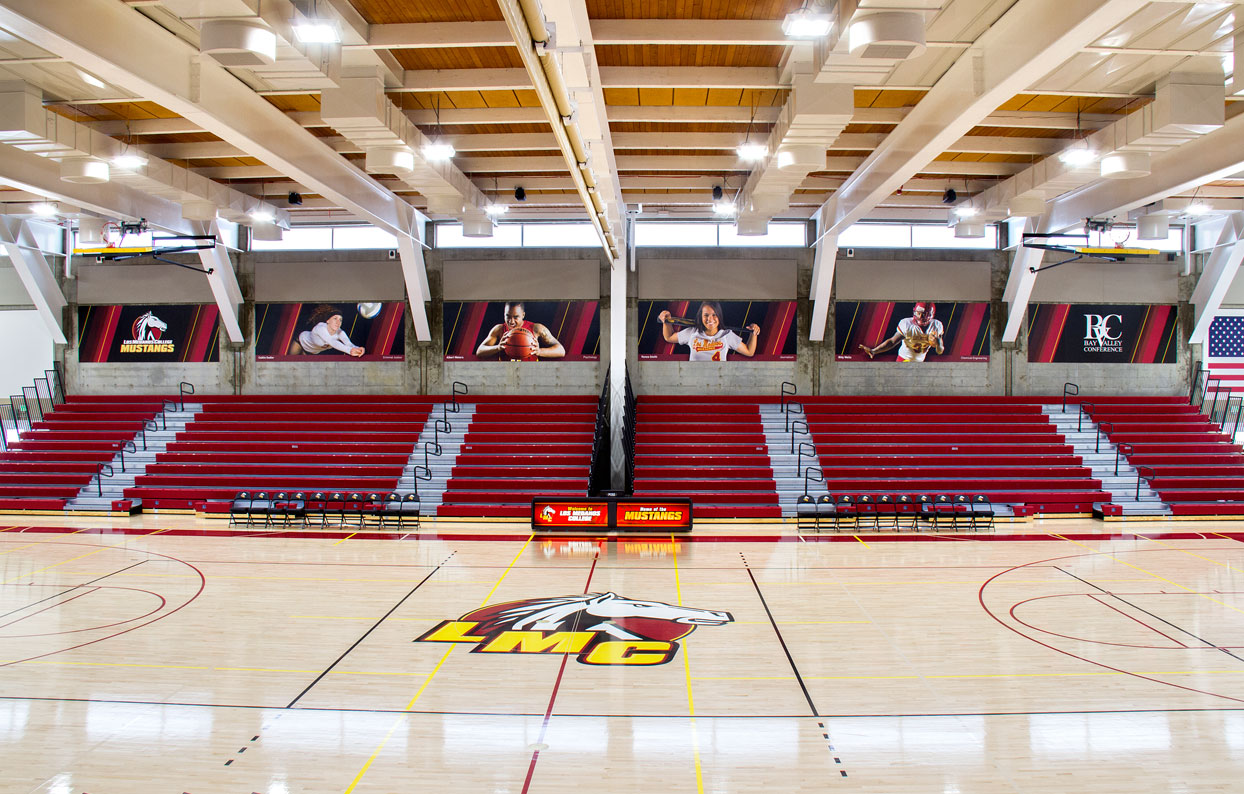Picture of the LMC basketball gym