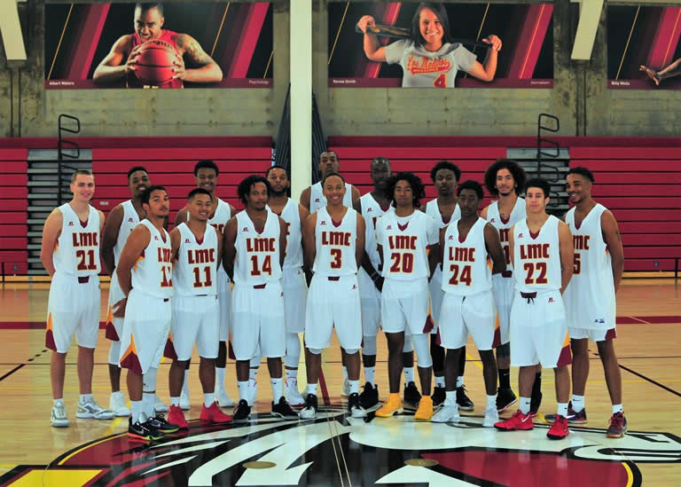 2017-18 LMC Men's Basketball Team Photo